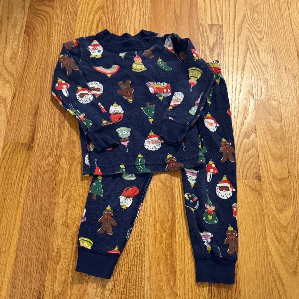 Holiday PJs! Festive Hanna Andersson Navy Blue Pajama Set with Holiday Prints